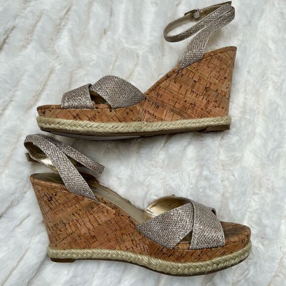 Guess Gold Metallic Wedge Sandals, Size 8 - Picture 6 of 7
